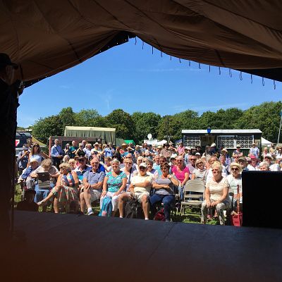 Cinque Ports Lindy Hoppers: Isle of Wight - Havenstreet 1940s Weekend - July 2017 - View of the audience from stage