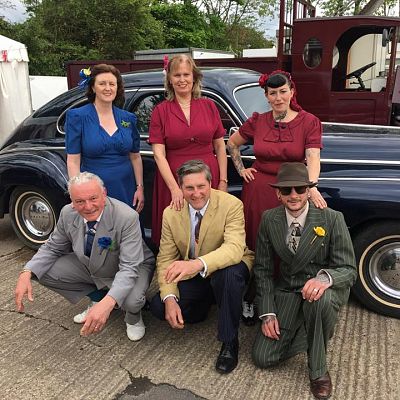 Cinque Ports Lindy Hoppers: Tenterden KESR 1940s Steam weekend May 2016 - In 1940s civilian attire