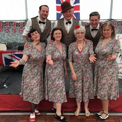 Cinque Ports Lindy Hoppers: Tenterden KESR 1940s Steam weekend May 2016 - In deckchair suits