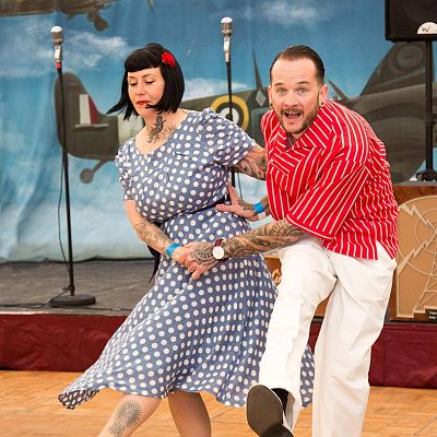 Cinque Ports Lindy Hoppers: Tenterden KESR 1940s Steam weekend May 2017 - Dapper Dru & Sugarfoot Sophie in the new outfits for 2017 - stripes and polka dots. - Photo by Stuart Kirk - Tenterden Photography