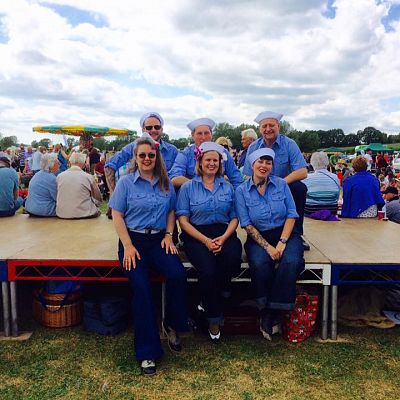 Cinque Ports Lindy Hoppers: Bodiam Senlac Classic Car show June 2015 - Left to Right: Dru, Jenny, Jim, Jenny, Barry, Sophie